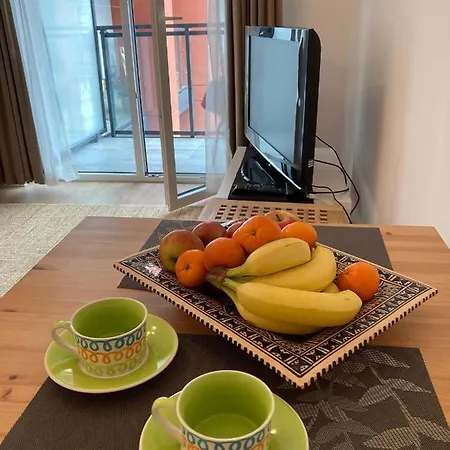 Modern In Centre Of +free Parking Apartment *