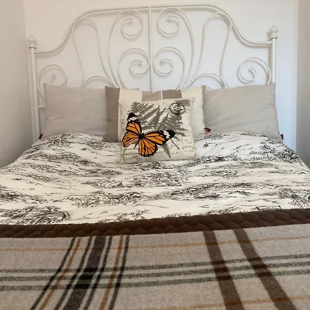 Apartmán Modern In Centre Of +free Parking *