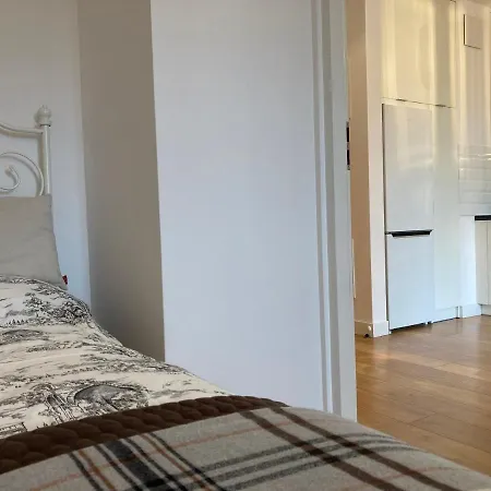 Apartmán Modern In Centre Of +free Parking